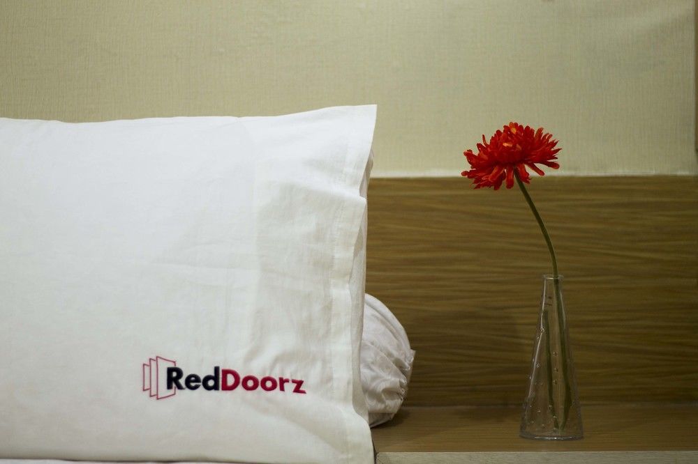 Reddoorz @ Kwitang Hotel Jakarta Exterior photo