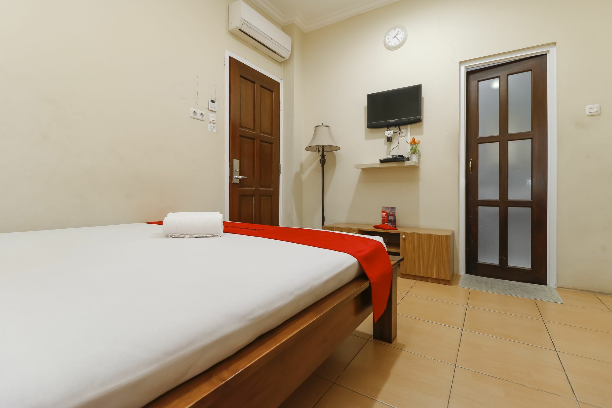 Reddoorz @ Kwitang Hotel Jakarta Exterior photo