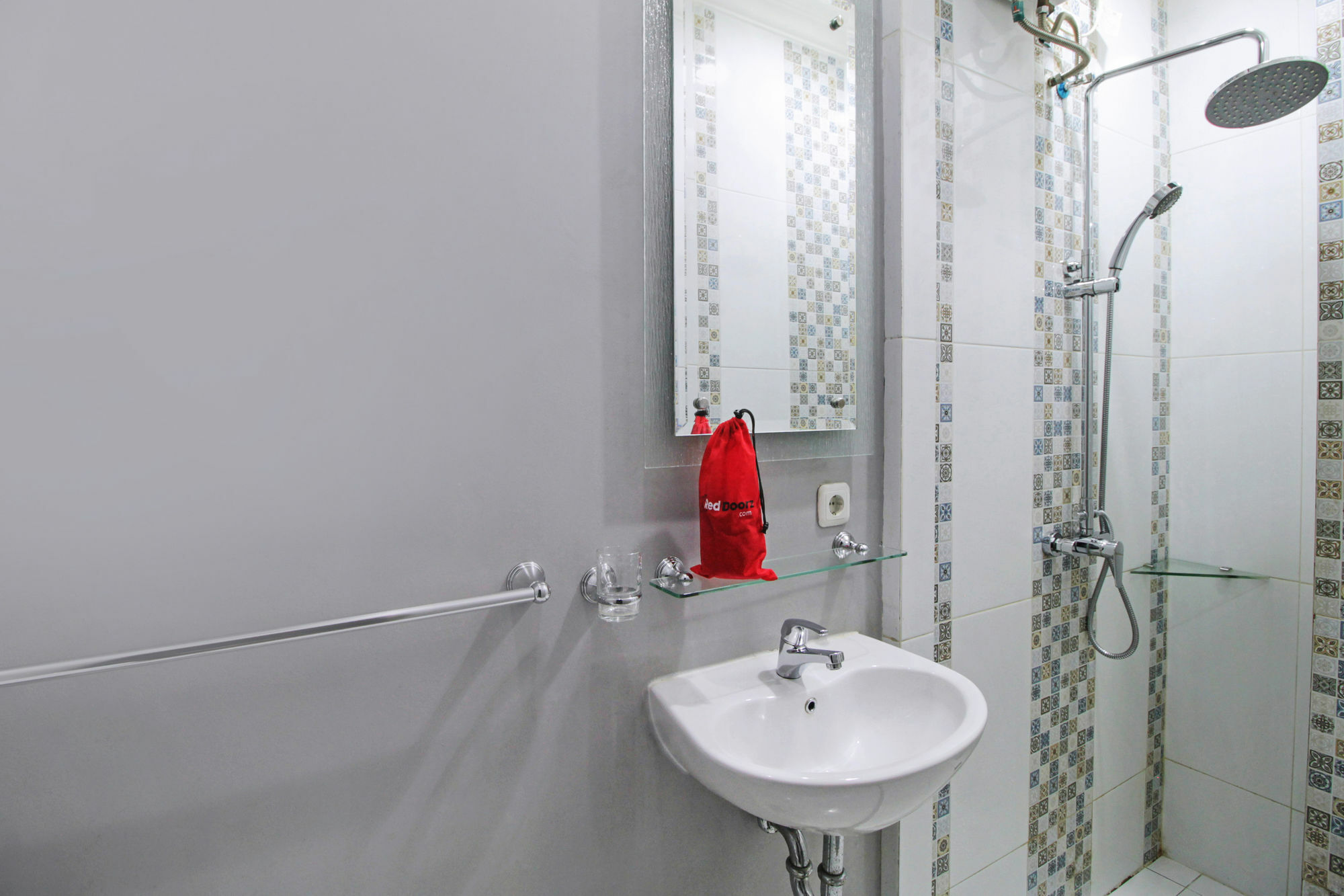 Reddoorz @ Kwitang Hotel Jakarta Exterior photo