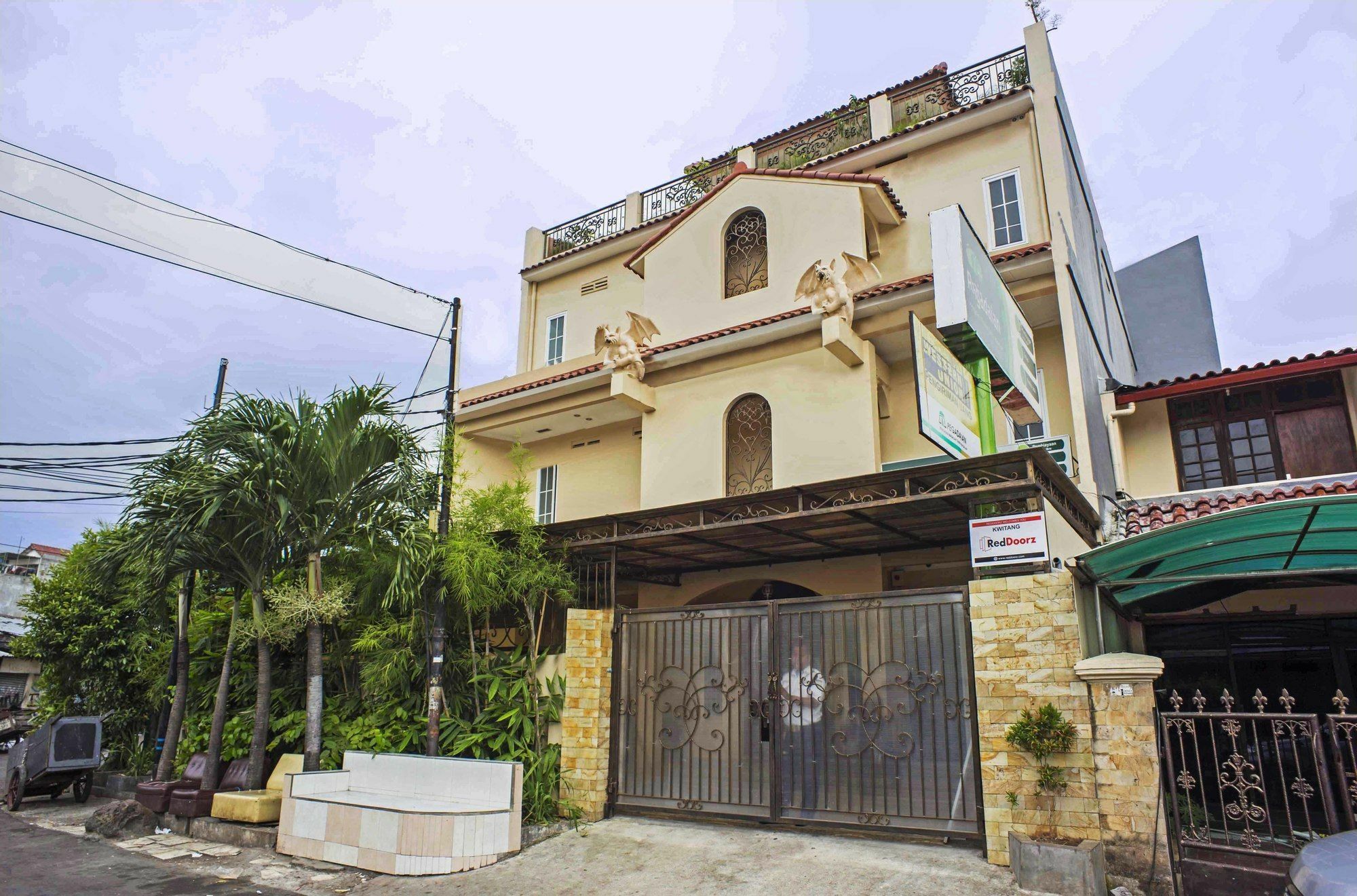 Reddoorz @ Kwitang Hotel Jakarta Exterior photo