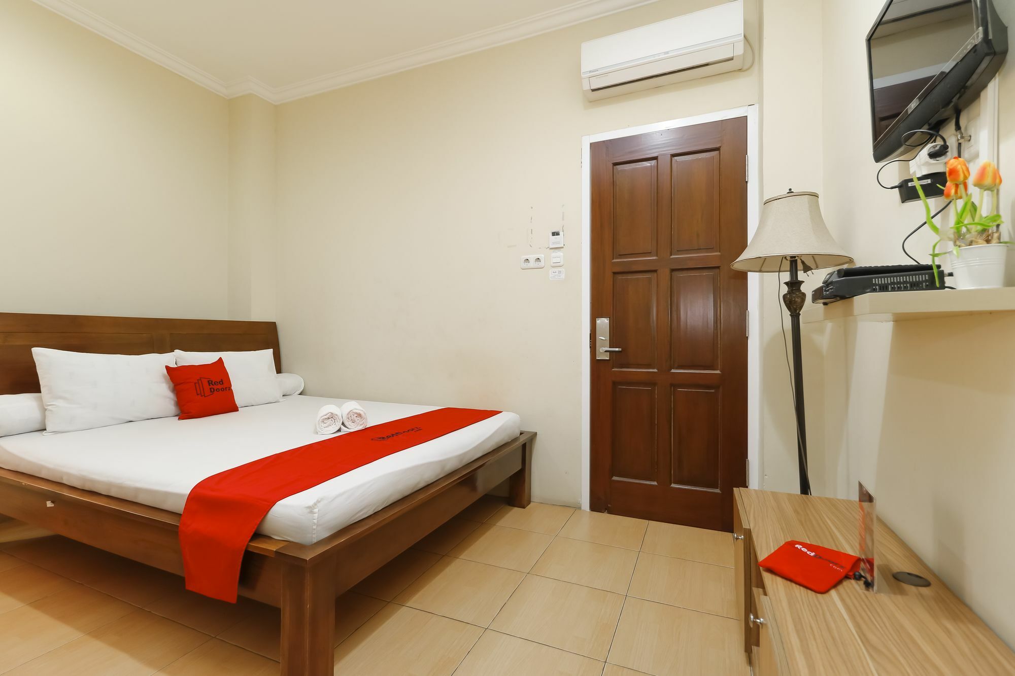 Reddoorz @ Kwitang Hotel Jakarta Exterior photo